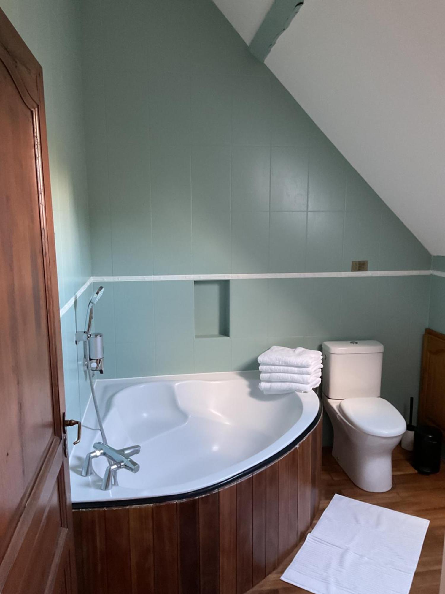 Manoir De La Croix-Sonnet Bed and Breakfast Trouville-sur-Mer Εξωτερικό φωτογραφία