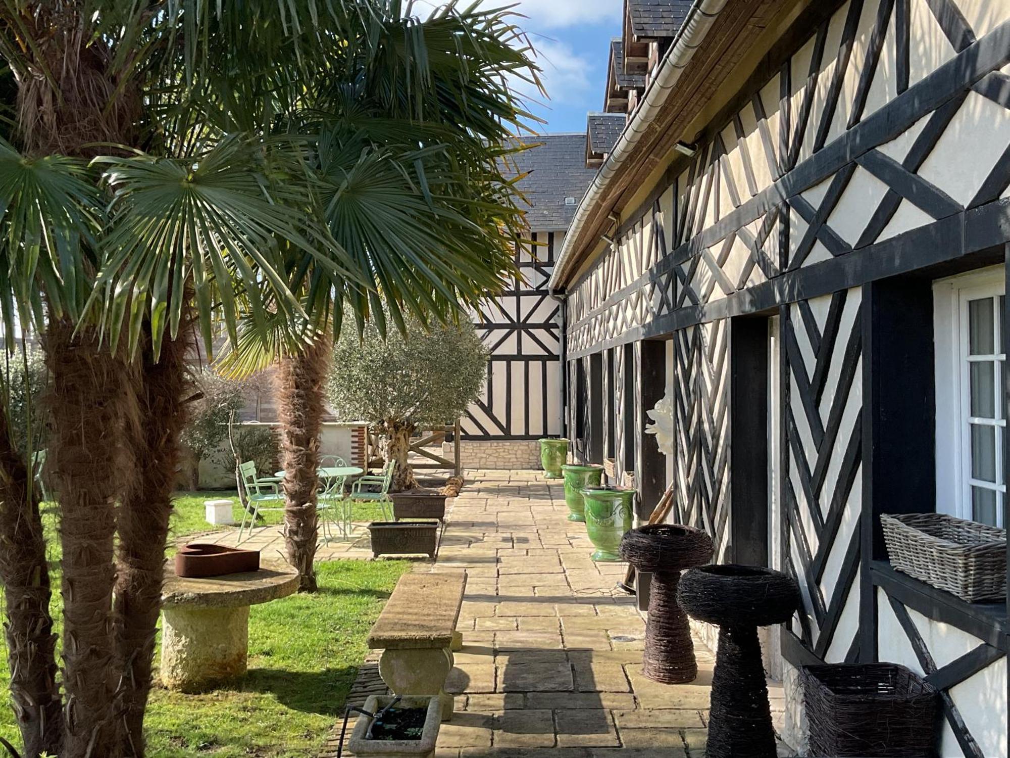 Manoir De La Croix-Sonnet Bed and Breakfast Trouville-sur-Mer Εξωτερικό φωτογραφία