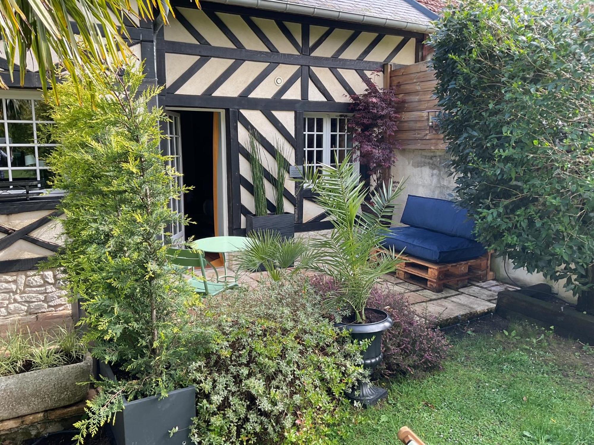 Manoir De La Croix-Sonnet Bed and Breakfast Trouville-sur-Mer Εξωτερικό φωτογραφία